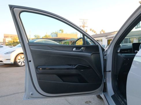 Used 2025 Kia K5 GT-Line w/ GT-Line Premium Package FWD image 9