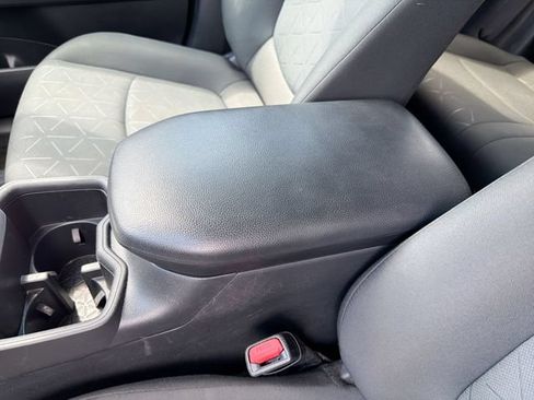 Used 2023 Toyota RAV4 XLE FWD image 23