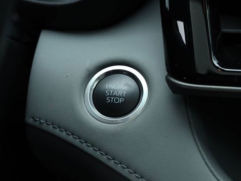 Used 2024 Toyota Highlander XLE image 5