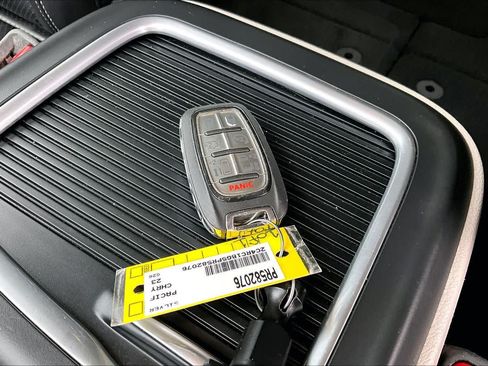 Used 2023 Chrysler Pacifica Touring-L FWD image 15