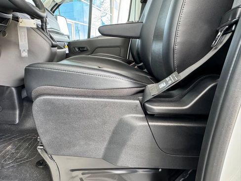 New 2025 Ford Transit 350 148 Low Roof image 17