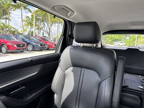 Used 2024 MAZDA CX-90 Plug-In Hybrid w/ Preferred AWD/4WD image 17