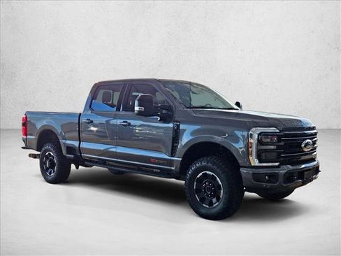 Used 2026 Ford F250 Platinum w/ Tremor Off-Road Package image 3