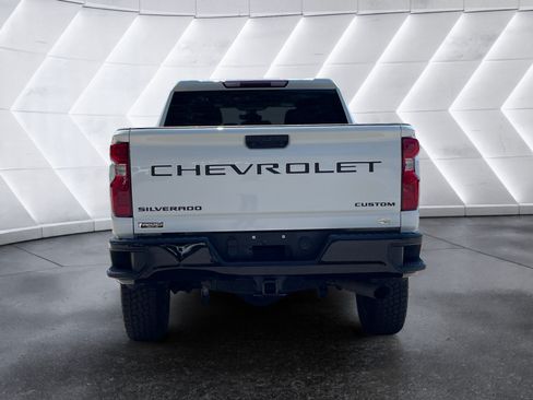 Used 2023 Chevrolet Silverado 2500 Custom w/ Custom Value Package AWD/4WD image 5