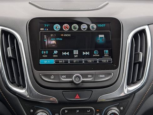 Used 2018 Chevrolet Equinox Premier FWD image 22