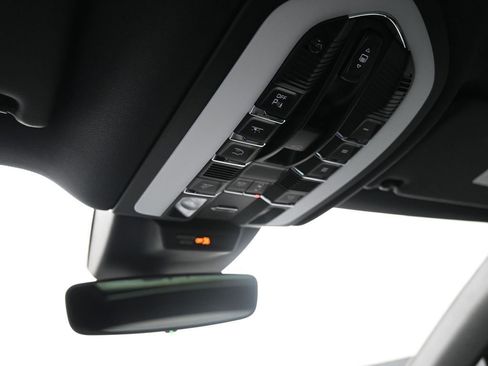 New 2026 Porsche Macan image 20