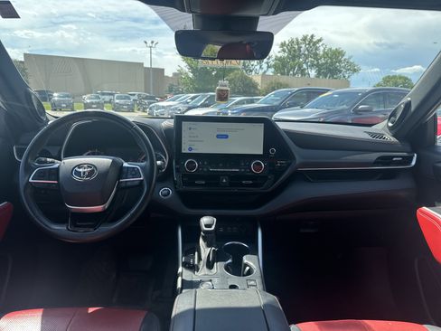 Used 2023 Toyota Highlander XSE AWD/4WD image 18