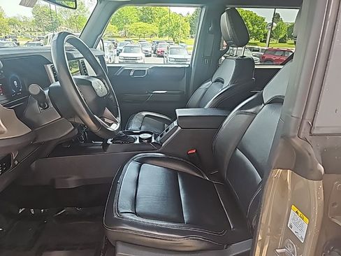 Used 2025 Ford Bronco Outer Banks AWD/4WD image 9