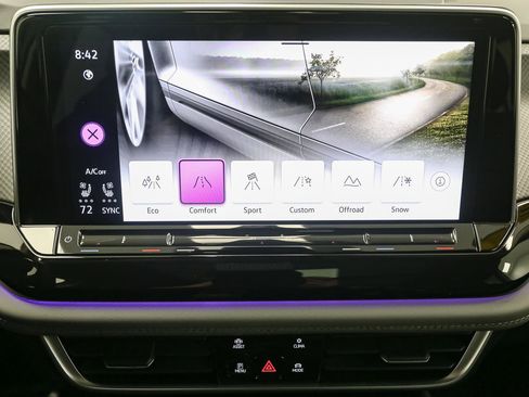 Certified 2025 Volkswagen Atlas Peak Edition SE image 34