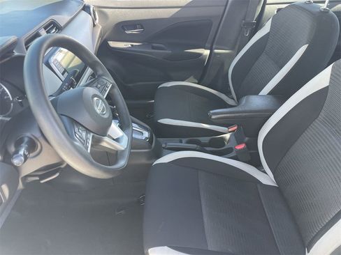 Used 2021 Nissan Versa SV w/ Trunk Package image 18