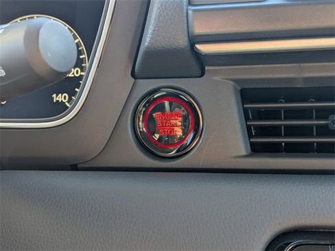 New 2025 Honda Pilot Touring image 15