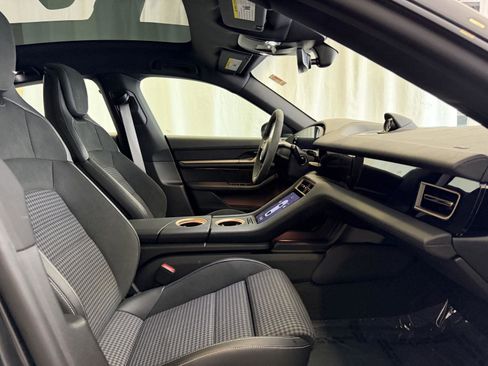 Certified 2025 Porsche Taycan 4S image 13