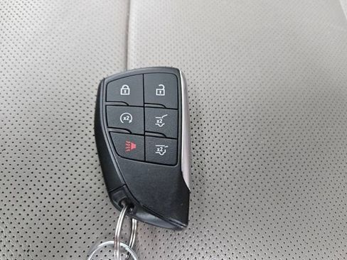 Used 2021 GMC Yukon SLT w/ SLT Luxury Plus Package image 28