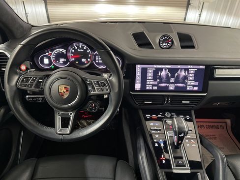 Used 2021 Porsche Cayenne Turbo image 27
