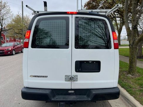 Used 2021 Chevrolet Express 2500 w/ Driver Convenience Package RWD image 4