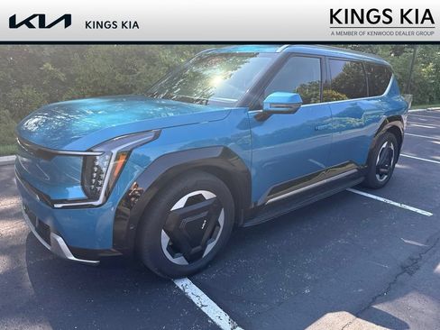 Used 2024 Kia EV9 Land w/ Towing Package AWD/4WD image 1