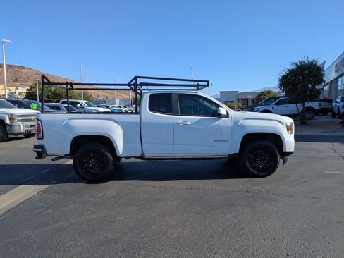 Used 2022 GMC Canyon Elevation RWD image 2