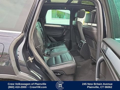 Used 2017 Volkswagen Touareg Wolfsburg Edition AWD/4WD image 15