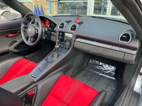 Used 2025 Porsche 718 Boxster Spyder RS RWD image 40