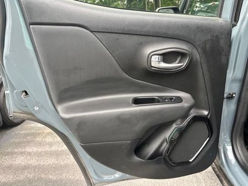 Used 2018 Jeep Renegade Altitude w/ Popular Equipment Group FWD image 7