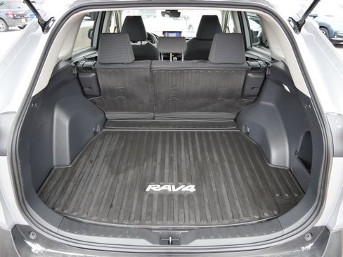 Used 2023 Toyota RAV4 LE image 18