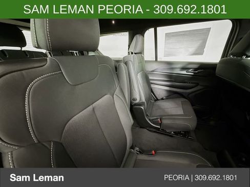 New 2025 Jeep Grand Cherokee L Laredo image 28