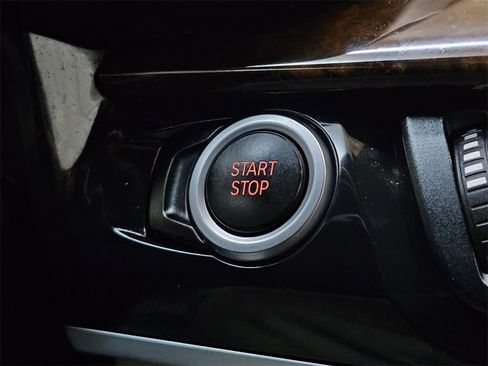 Used 2017 BMW X5 xDrive40e image 36