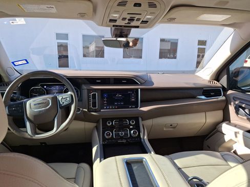 Used 2021 GMC Yukon Denali w/ Denali Premium Package image 21