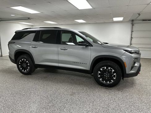 Used 2026 Chevrolet Traverse Z71 w/ Driver Confidence Package AWD/4WD image 1