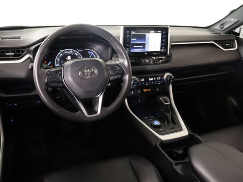 Used 2020 Toyota RAV4 XSE image 2
