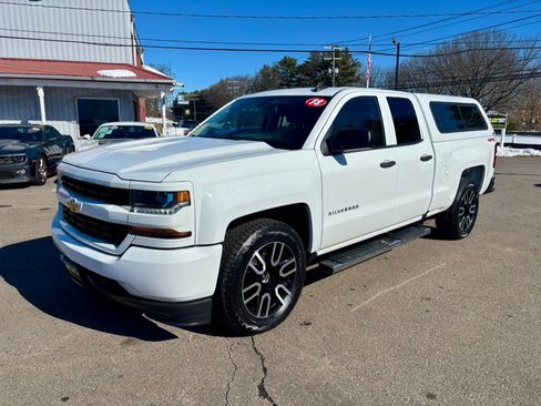 Used 2018 Chevrolet Silverado 1500 Custom w/ Custom Value Package image 1