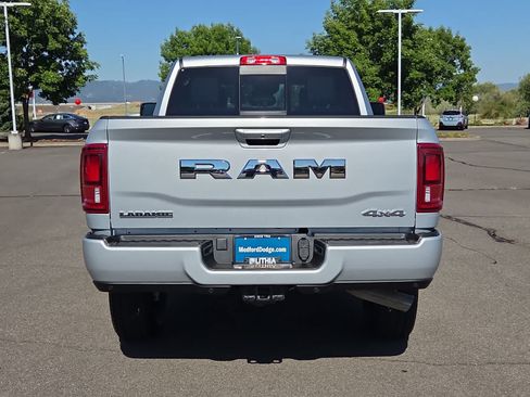 Used 2026 RAM 2500 Laramie AWD/4WD image 13