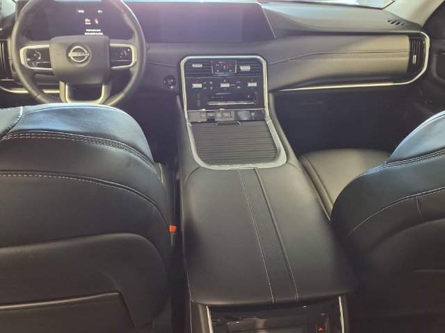 Used 2025 Nissan Armada SV AWD/4WD image 9