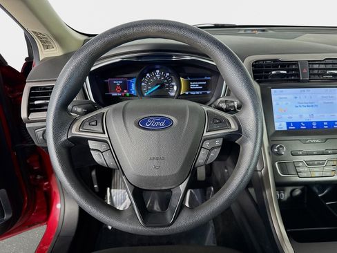 Used 2020 Ford Fusion SE image 13