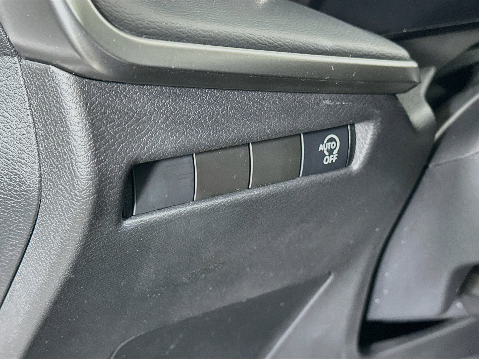 Used 2025 Nissan Kicks S FWD image 16