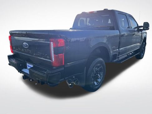 Used 2023 Ford F250 Lariat w/ Sport Appearance Package image 5