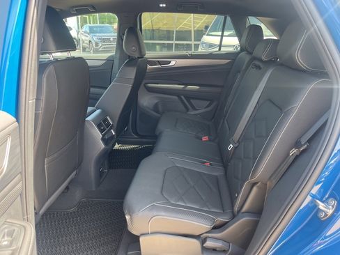 New 2025 Volkswagen Atlas Cross Sport SE image 15