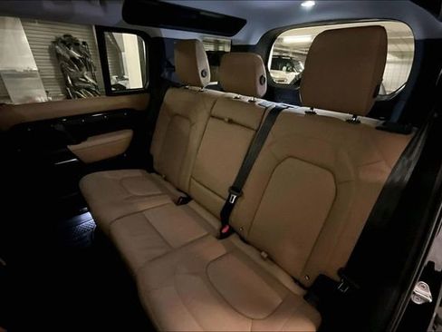 New 2026 Land Rover Defender 110 X-Dynamic SE image 9