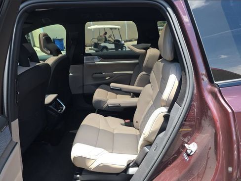Used 2025 Volvo EX90 Ultra AWD/4WD image 6