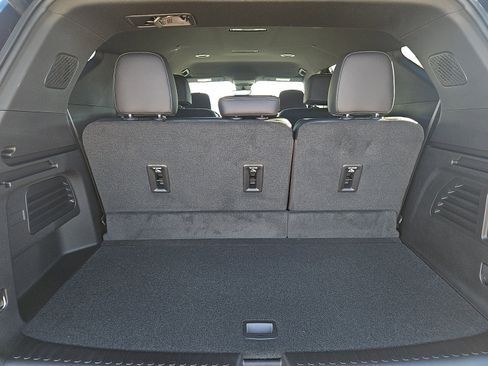 New 2026 Chevrolet Traverse High Country image 10