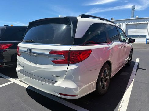 Used 2019 Honda Odyssey Touring image 3