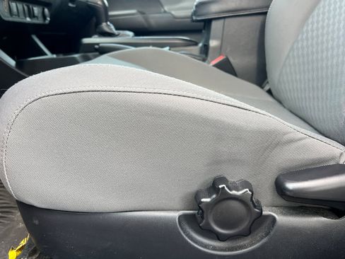 Used 2022 Toyota Tacoma SR image 13