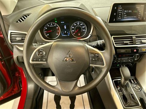 Used 2020 Mitsubishi Eclipse Cross LE image 4