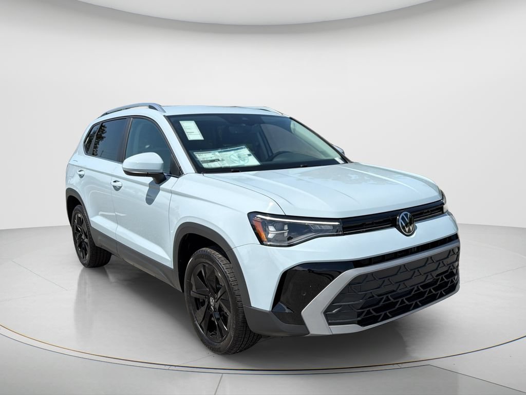 New 2026 Volkswagen Taos SE FWD image 3