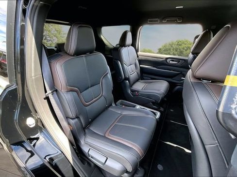 New 2026 Nissan Armada SL w/ Captain's Chari Seat Package AWD/4WD image 10