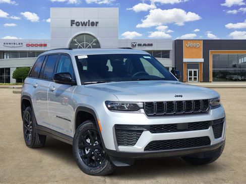 New 2026 Jeep Grand Cherokee Altitude RWD image 1