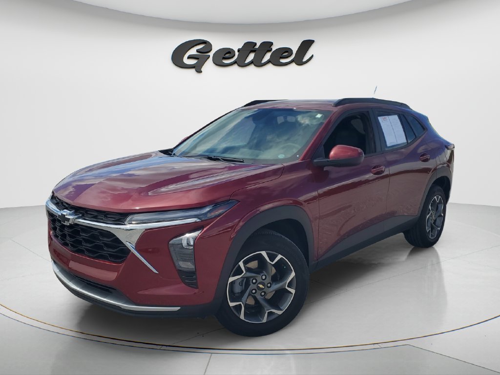 Used 2025 Chevrolet Trax LT w/ Driver Confidence Package FWD image 1