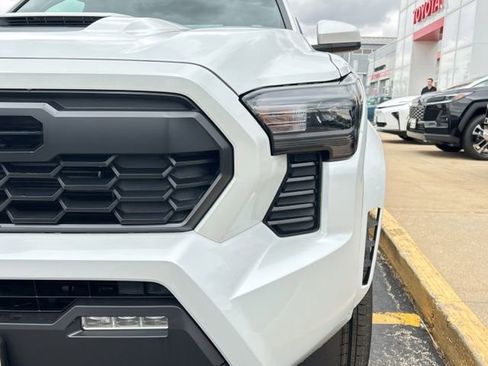 New 2026 Toyota Tacoma TRD Sport AWD/4WD image 3