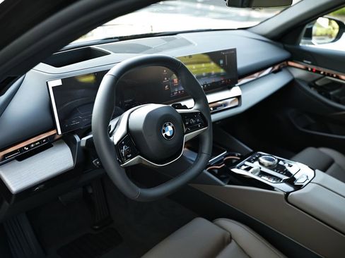 New 2027 BMW 530i xDrive AWD/4WD image 18