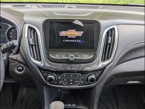 Used 2022 Chevrolet Equinox Premier AWD/4WD image 32